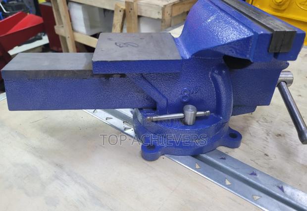 Bench Vise "8