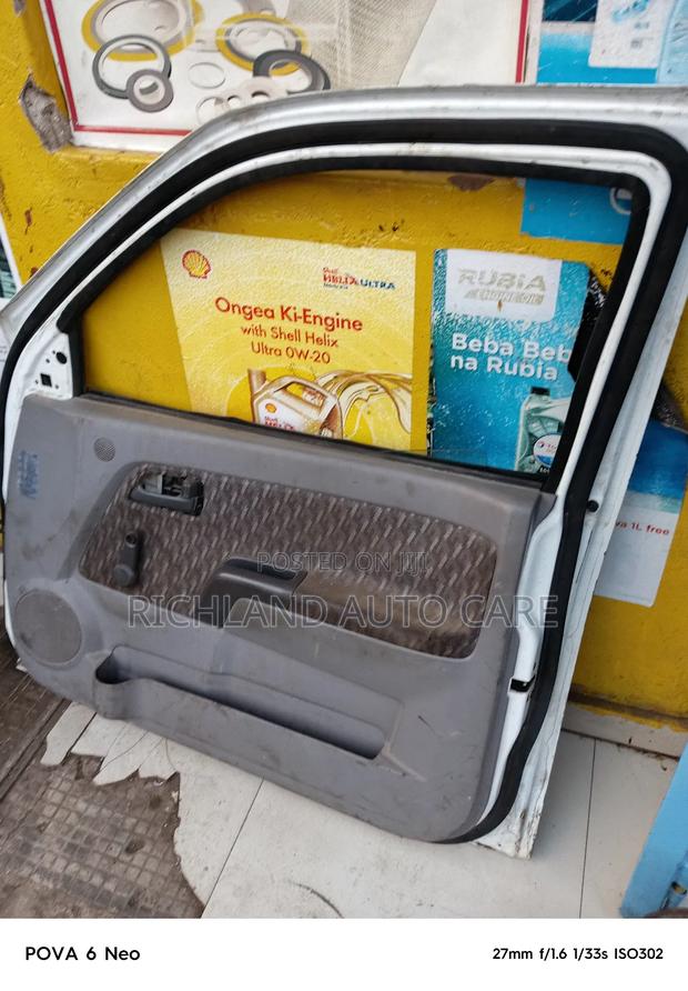 Isuzu Dmax Front Door Right - thumbnail 4