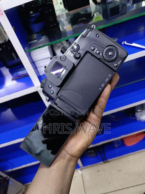 Panasonic Lumix Gh5s Pro Camera - main view