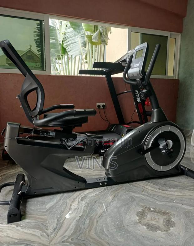 Recumbent Bike/Recûmbent Bikë Recumbént Bikê Recúmbent Bîke