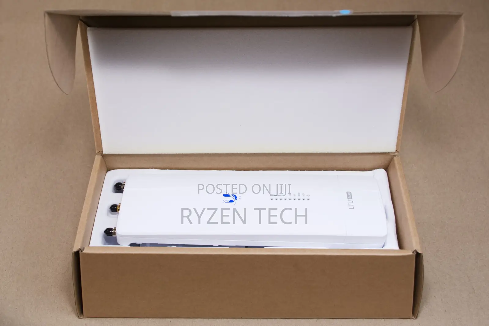Ubiquiti LTU Rocket (Ltu-Rocket) – 5ghz
