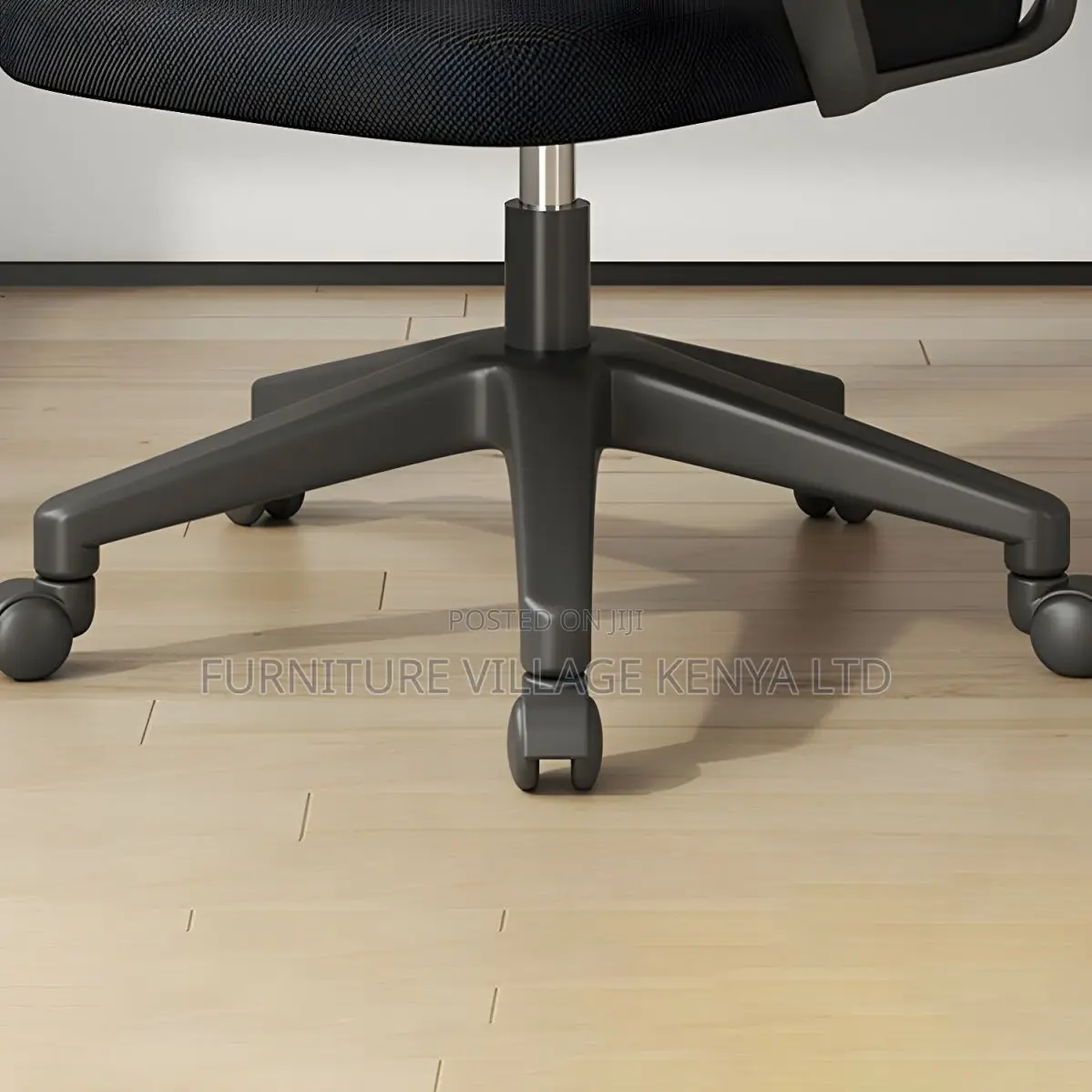 Ergonomic Modern Swivel Task Chair in Black Mesh
