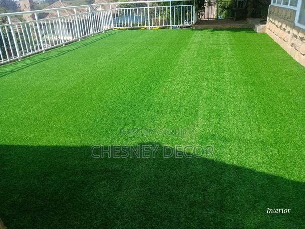 Green Grass Carpet for Balcony and Play Areas