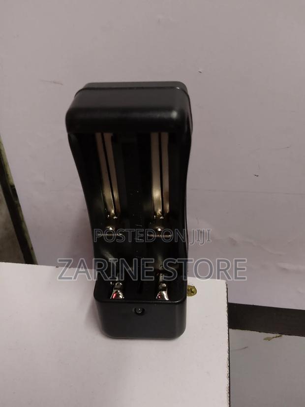 Rechargeable Lithium 18650 Battery Charger - main view