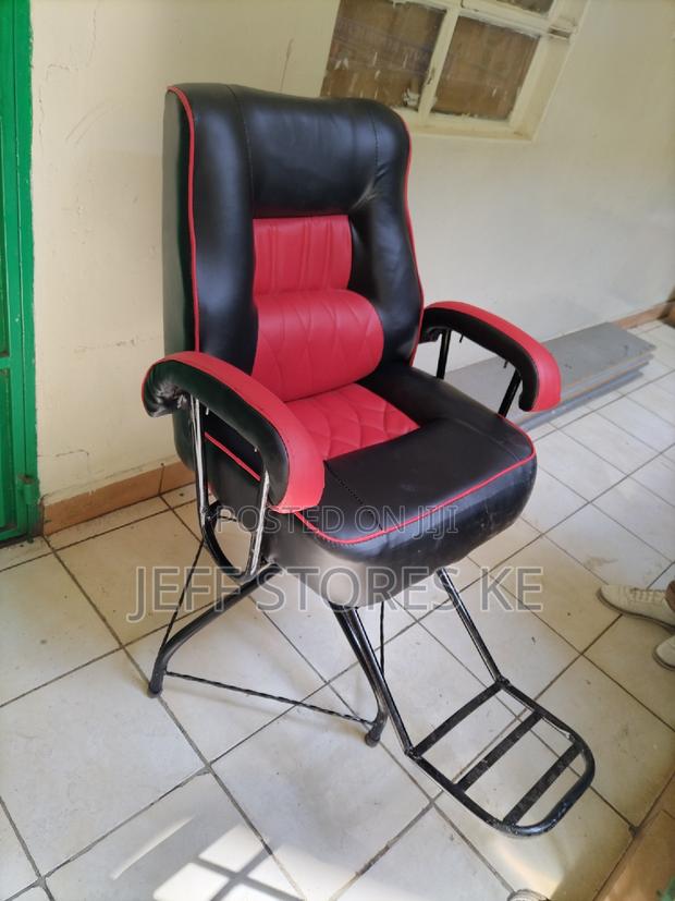 Simple Mini Local Barber Chair - main view