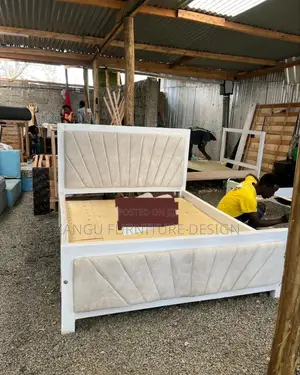 Chesterfield Bed
