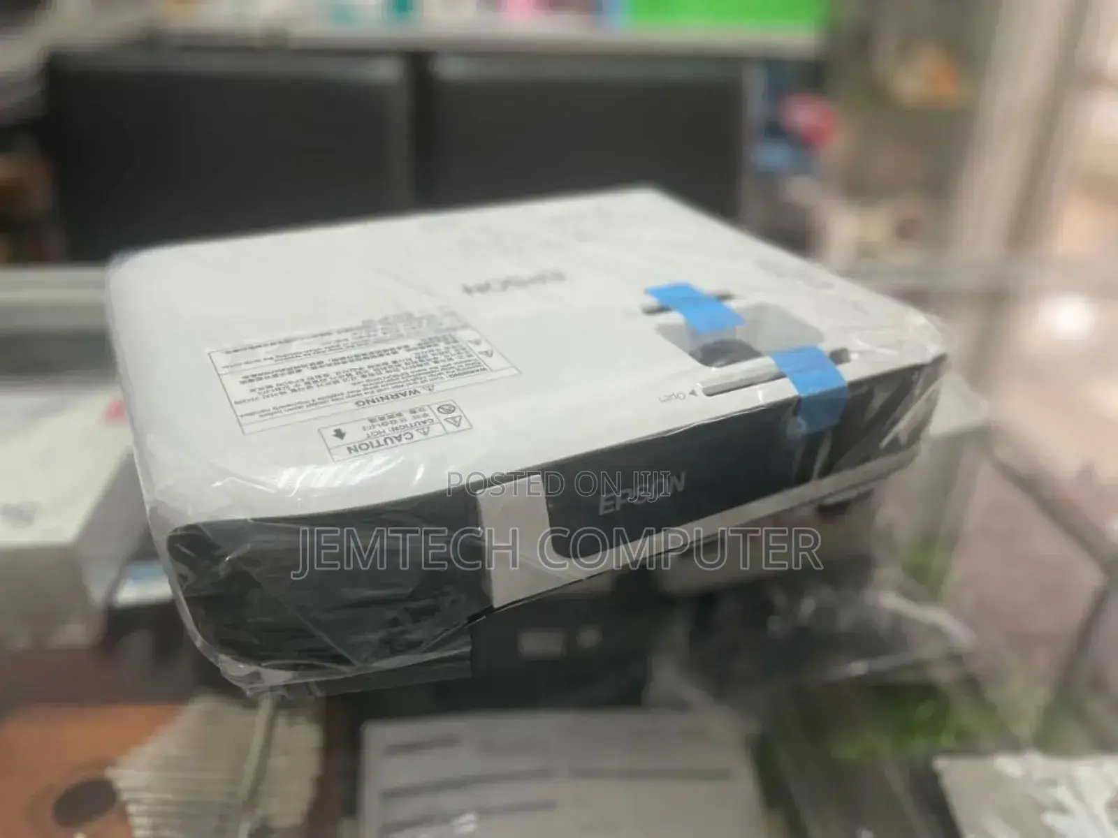 Epson EB-W51*Epson EB-W51WXGA 3LCD 4000 Lumens Projector