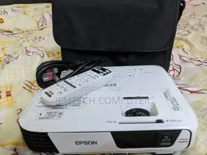 Epson EB-W51*Epson EB-W51WXGA 3LCD 4000 Lumens Projector