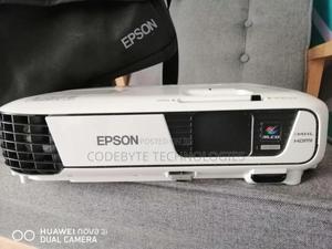 Epson Eb-W51 Projector 3lcd Technology, Wxga, USB 2.0-A - thumbnail 2