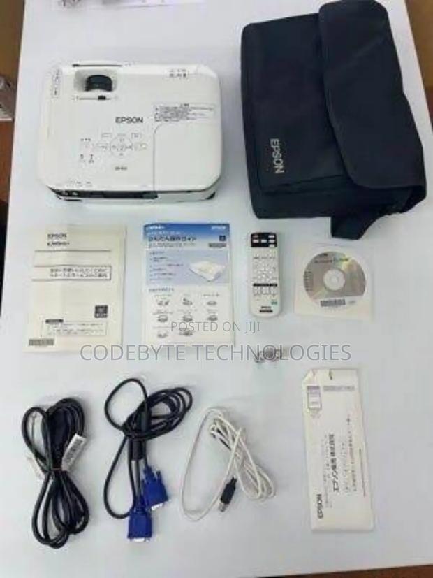 Epson Eb-W51 Projector 3lcd Technology, Wxga, USB 2.0-A - thumbnail 3