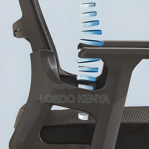 Office Chair: High-Back Ergonomic Executive Seat - thumbnail 3