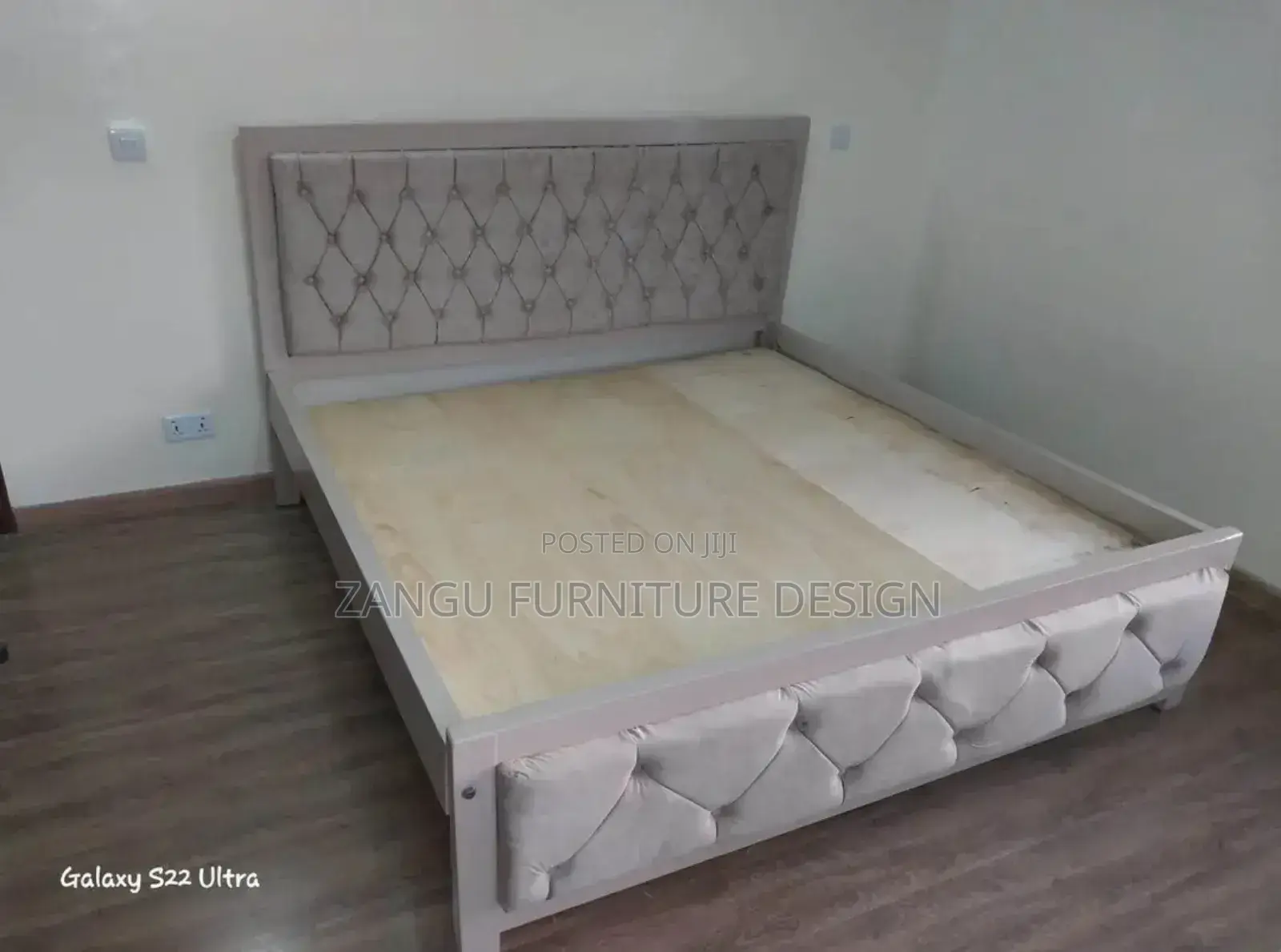 Chester Bed Modern One