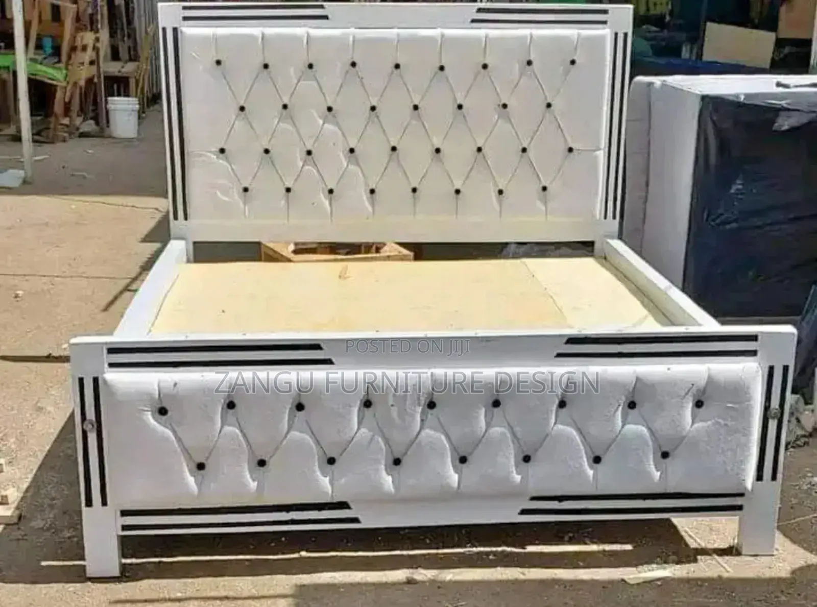 Chester Bed White With Black Lines