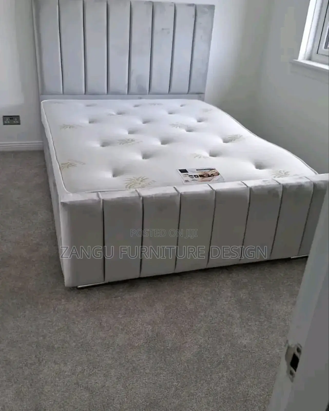5*6 White Chester Bed