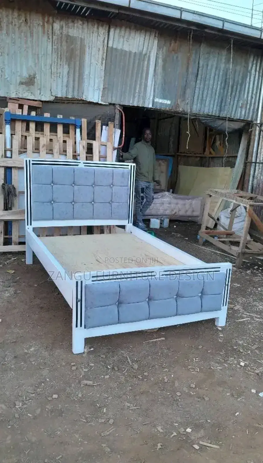 Modern Mocket Bed Bright Grey