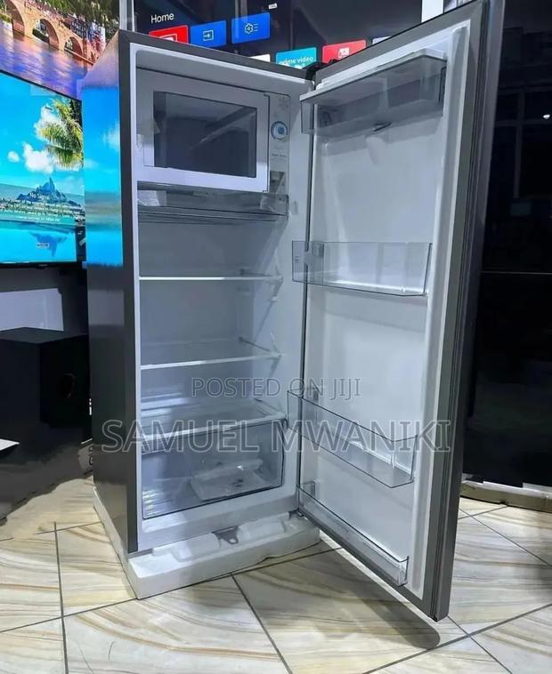 Hisense 176 Liters Single Door Fridge With Water Dispenser - thumbnail 2