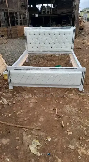 White Black Chester Bed