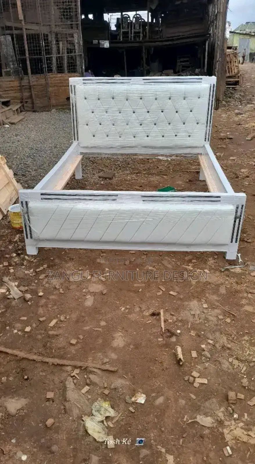 White Black Chester Bed