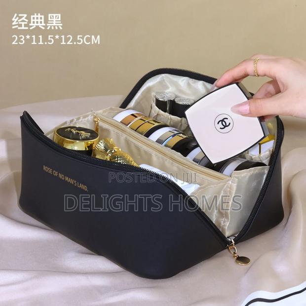 Multifunctional Waterproof Large Cosmetic Bag-hog - main view
