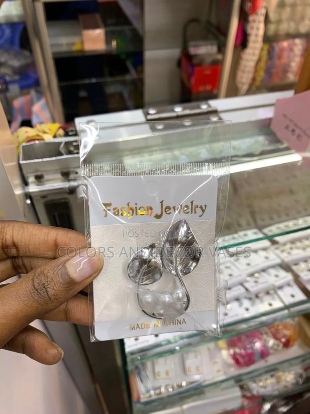 Silver Brooches for Classic Look - thumbnail 2