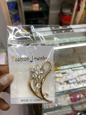 Brooches Available in Plenty - thumbnail 2