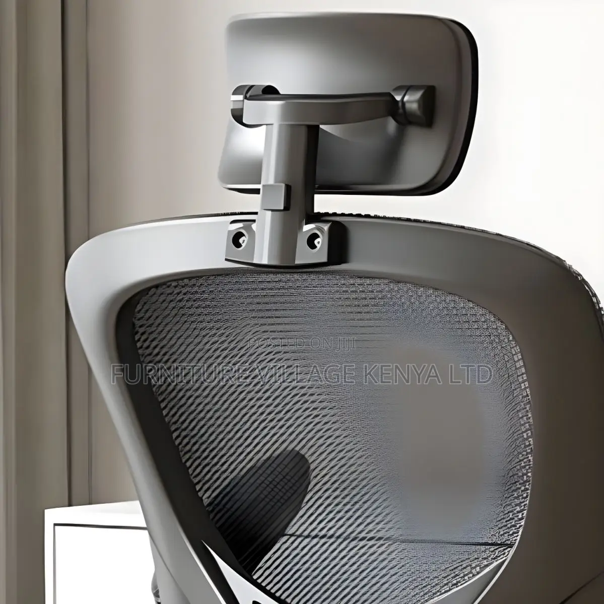 Adjustable Height and Ergonomic Mesh Task Chair