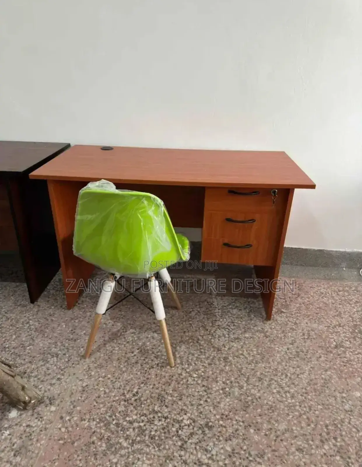 Eames Chairs+Office Desk