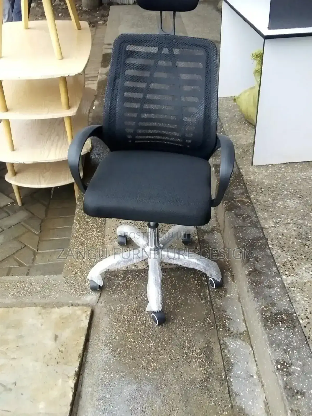 Model Headrest Chair
