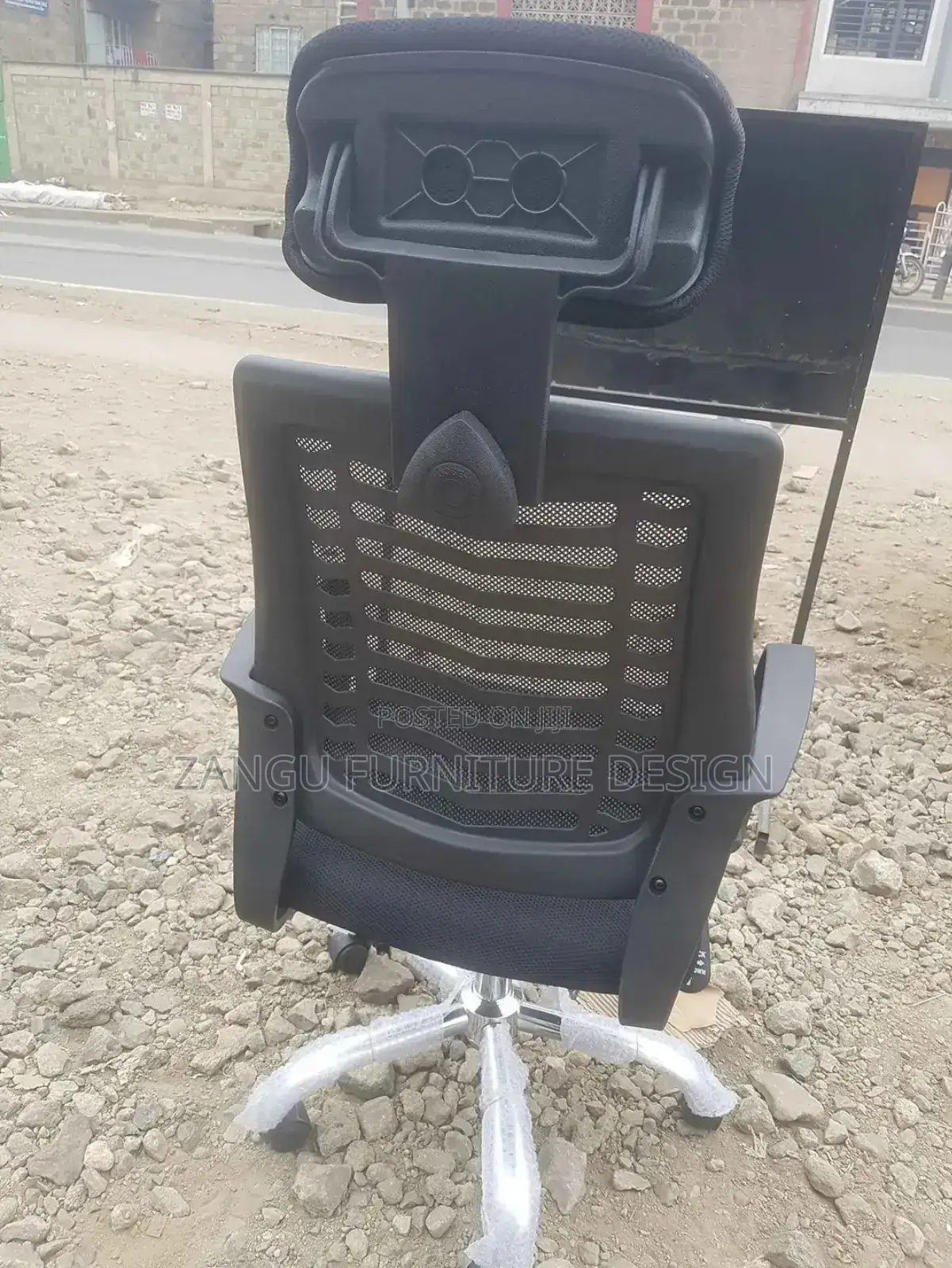 Exemplary Headrest Office Chair