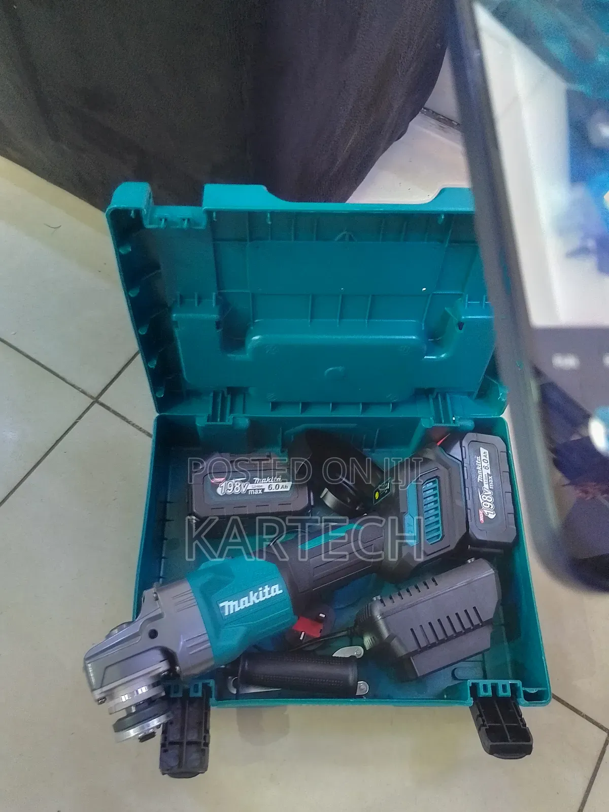 Makita Angle Grinder Cordless 198volts