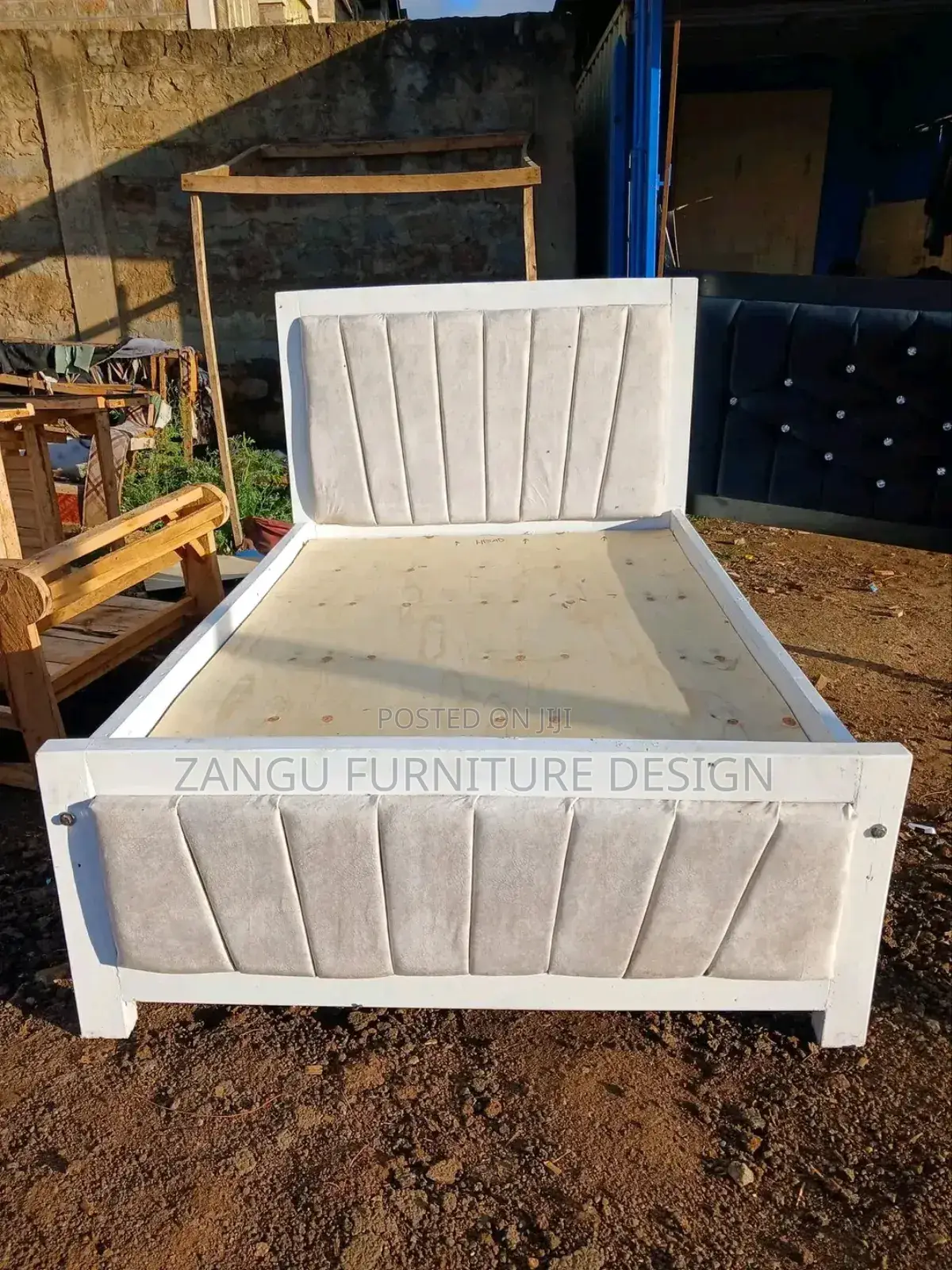 Cream Bed Available 4*6