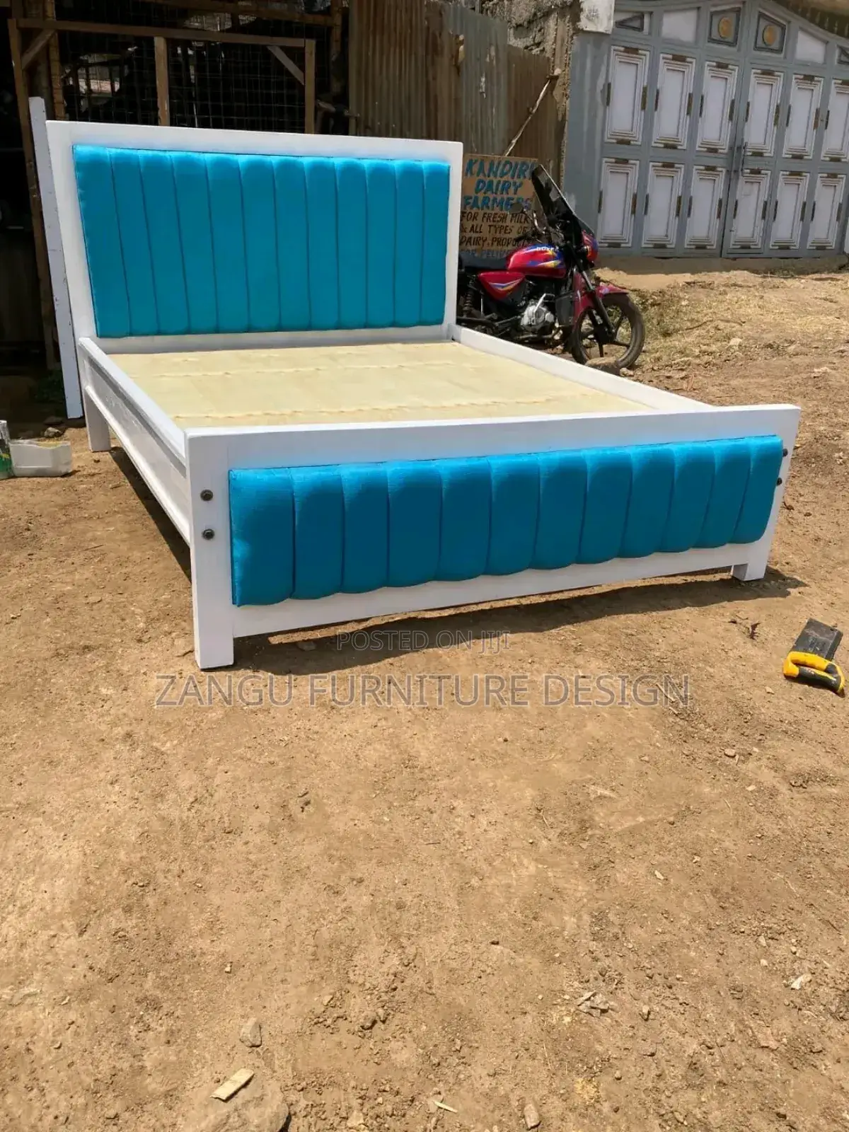 Classic Finished Chester Bed