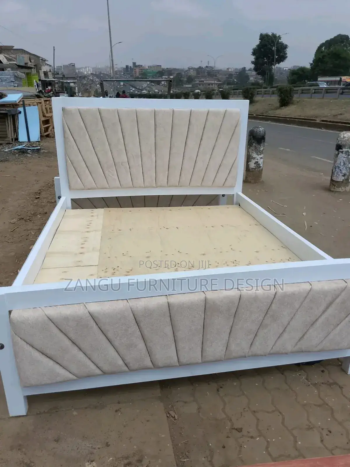 Modern Creamy Chester Bed
