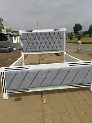 Modern Chesterfield Bed