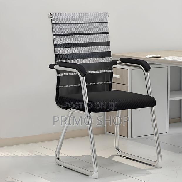 Office Visitor Seat -High-Back Mesh Task Chair in Black - thumbnail 4