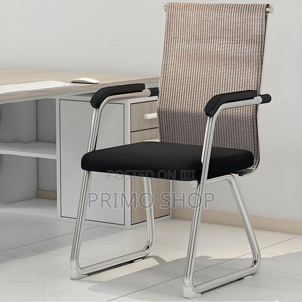 Office Visitor Seat -High-Back Mesh Task Chair in Black - thumbnail 7