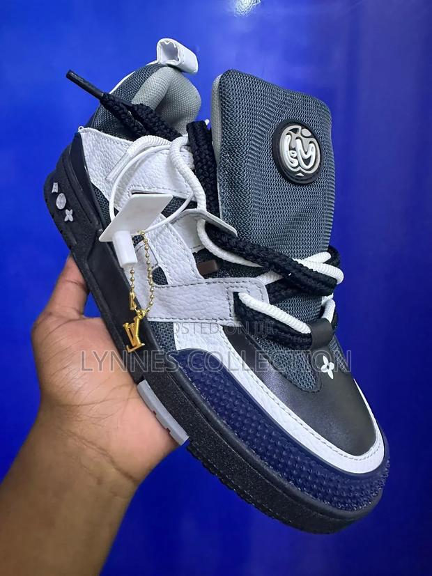 Luis Vuitton Trainers - thumbnail 3