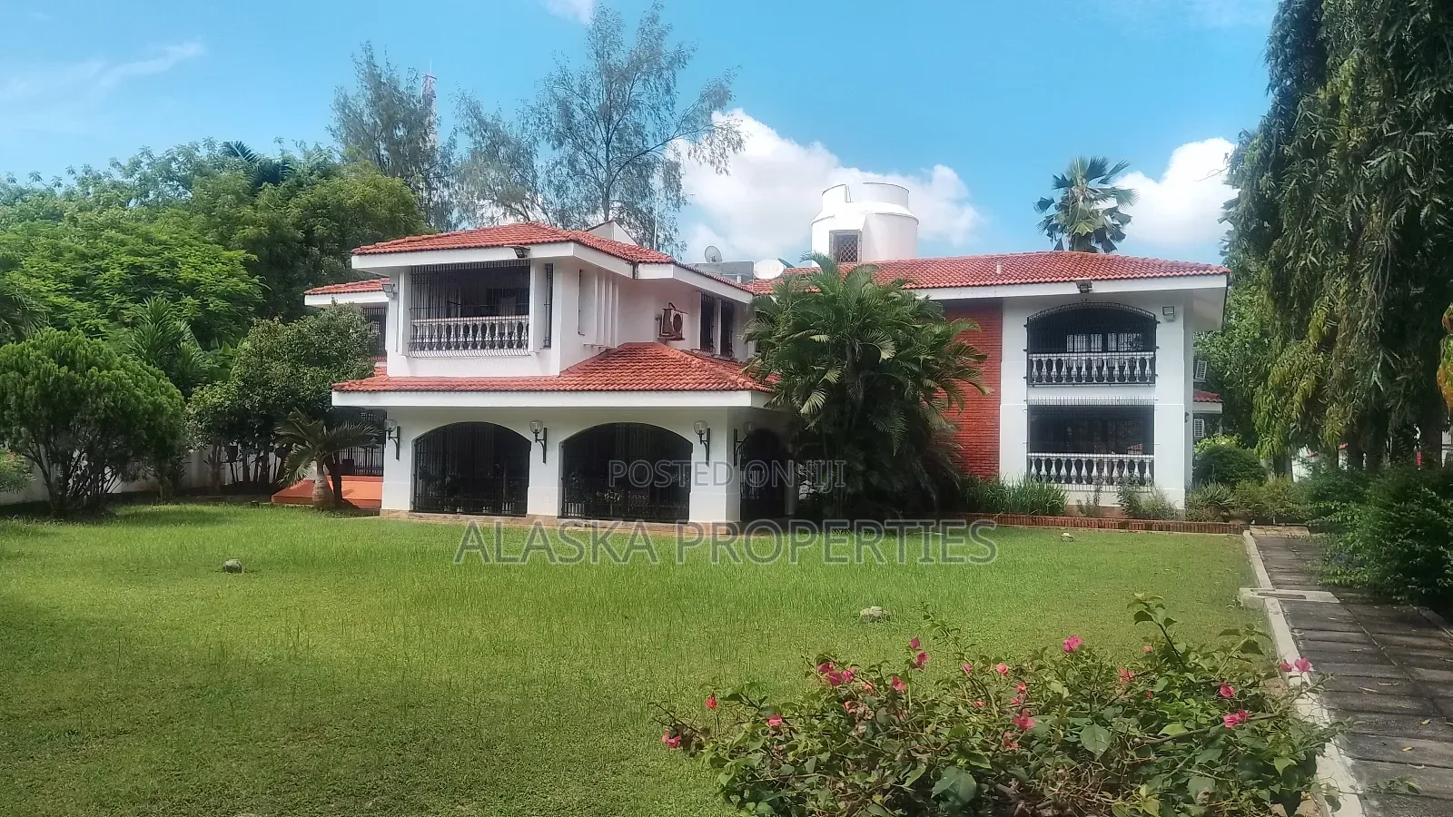 5bdrm Bungalow in Nyali Estate for sale