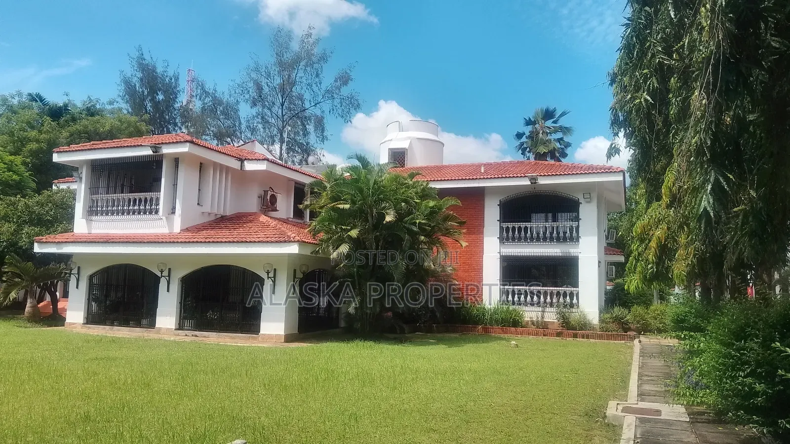 5bdrm Bungalow in Nyali Estate for sale