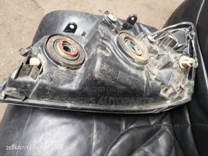 Toyota Klugger Headlight Non Zenon