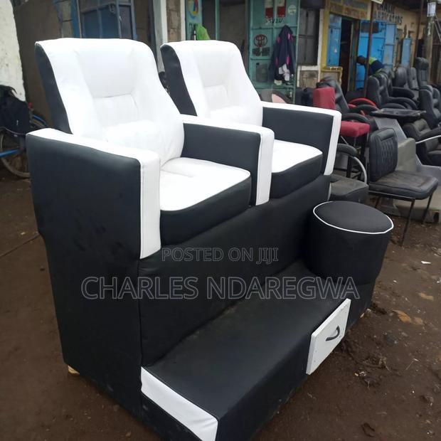 Heavy Duty Barber Chair.
Features Benefits - main view