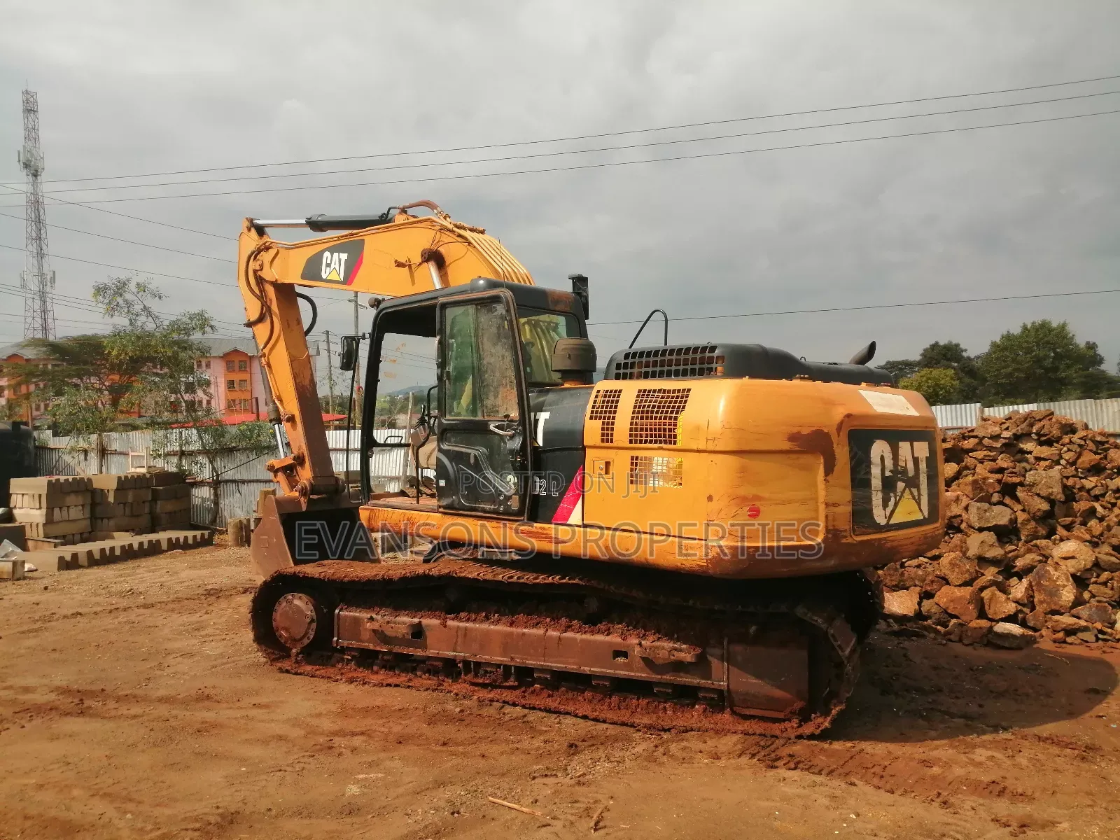 Excavator, Backhoe, Shavel Loader and Roller Compactor for Hire