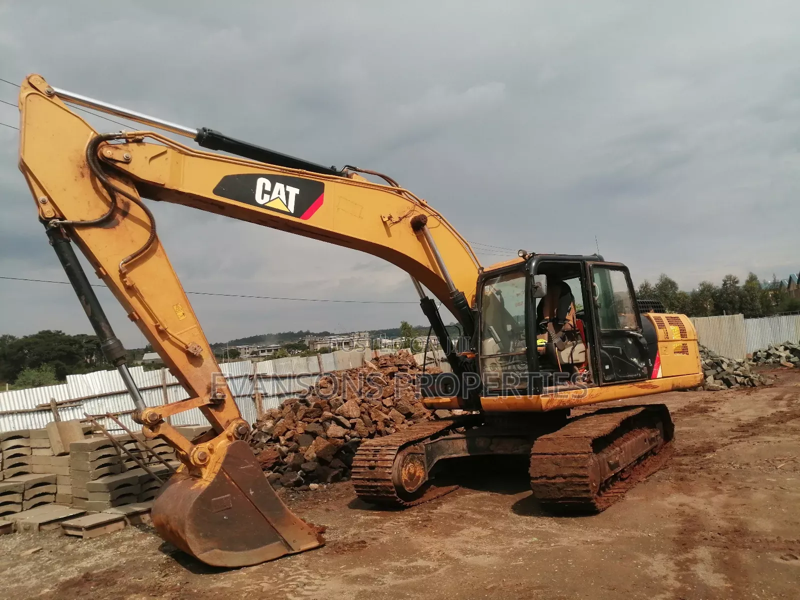Excavator, Backhoe, Shavel Loader and Roller Compactor for Hire