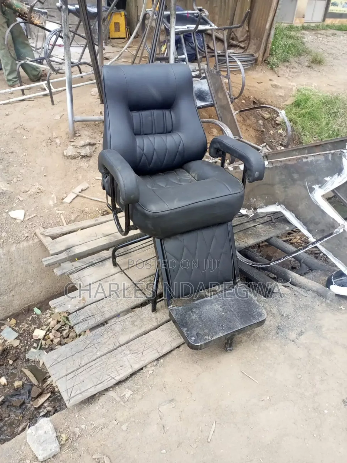 Vintage Style Heavy Duty Hydraulic Recline Barber Chair