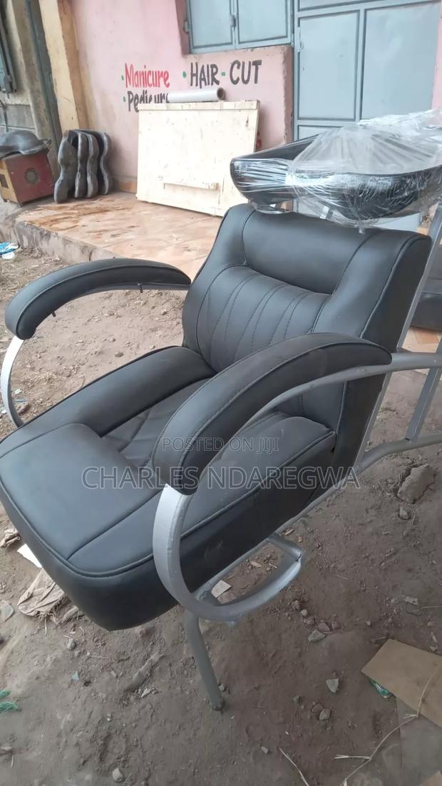 Professional Barber Chairs - main view
