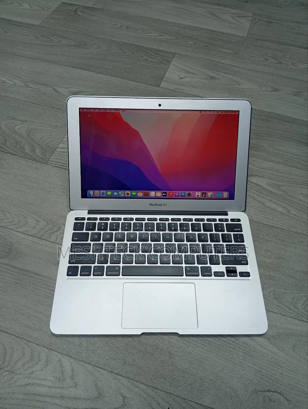 Laptop Apple MacBook Air 2015 4GB Intel Core I5 SSD 128GB - main view