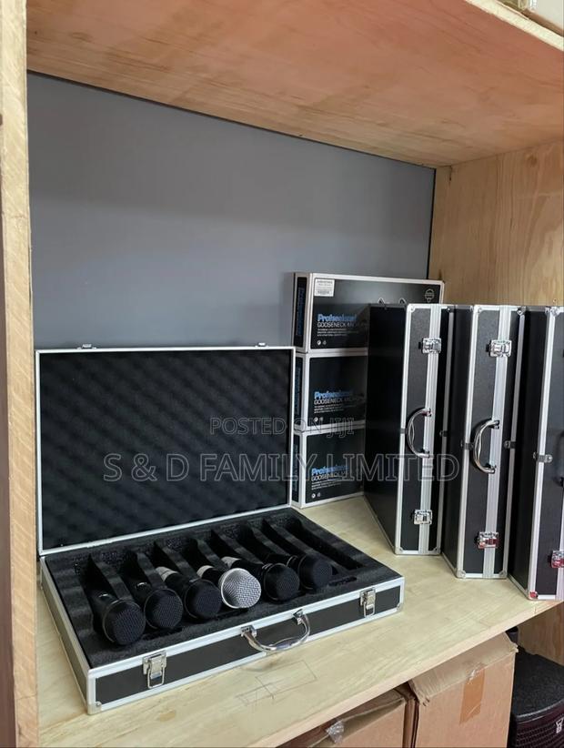 8 Microphone Carry Flightcase - thumbnail 2