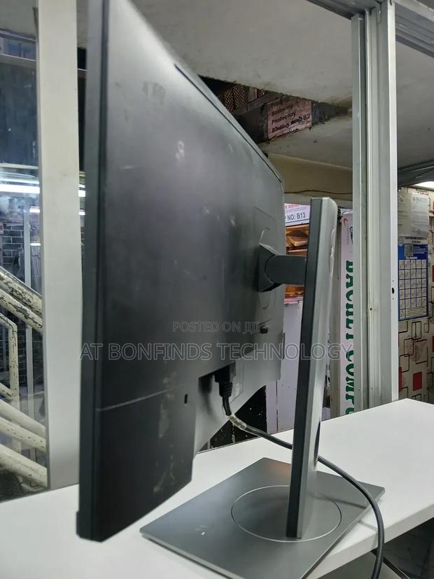 Dell Monitors 24 Inches Full HD 1920 ×1080 Edge