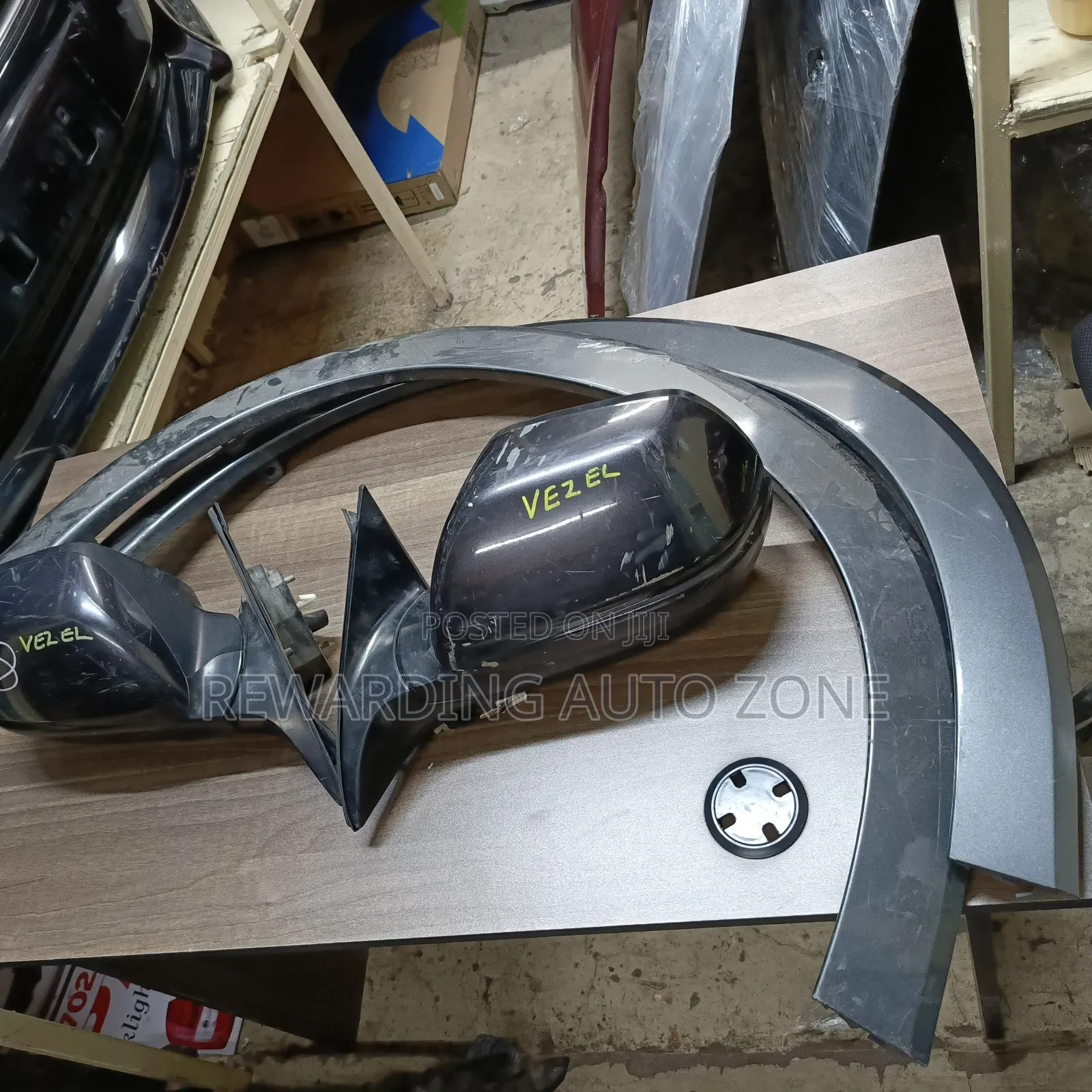 Honda Vezel Wing Moulding.
