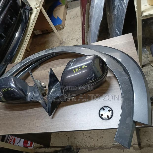 Honda Vezel Wing Moulding.
